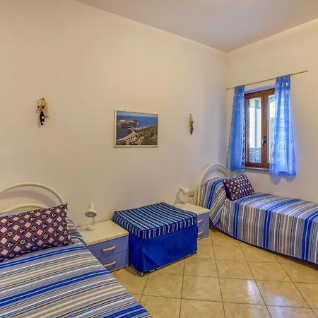 2 Bedroom Amazing In Nocera Terinese