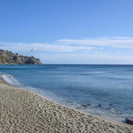 2 Bedroom Amazing In Nocera Terinese